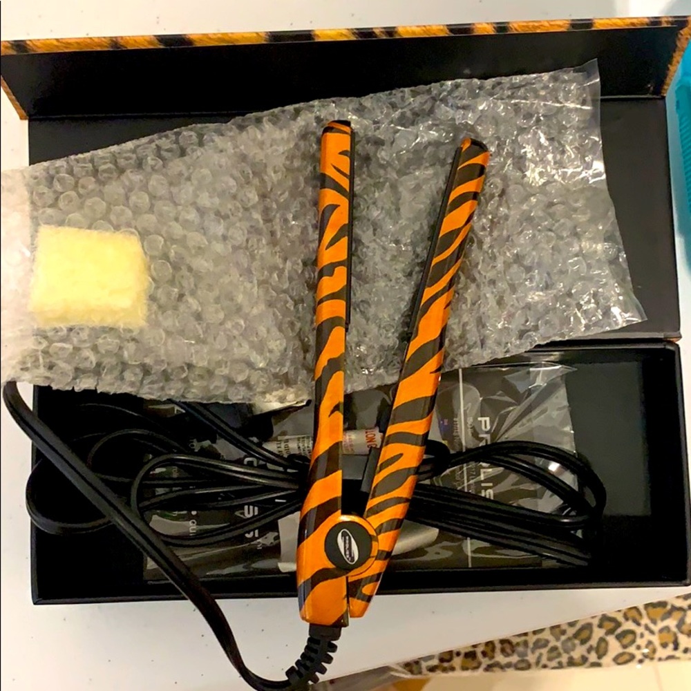 Mini hair straightener